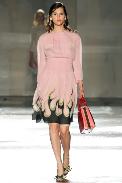 Look 24